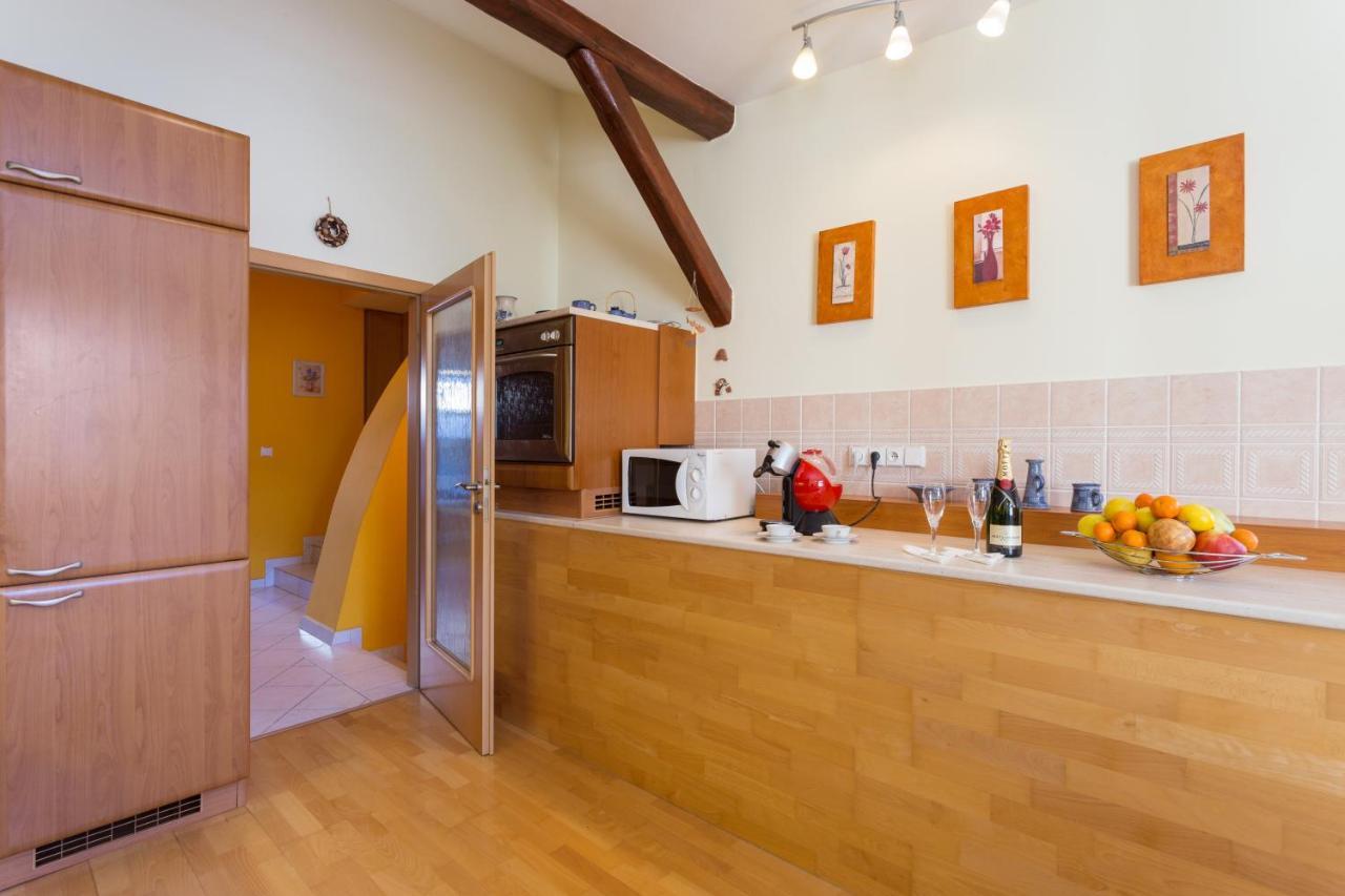 Perunova Apartments Prague Luaran gambar