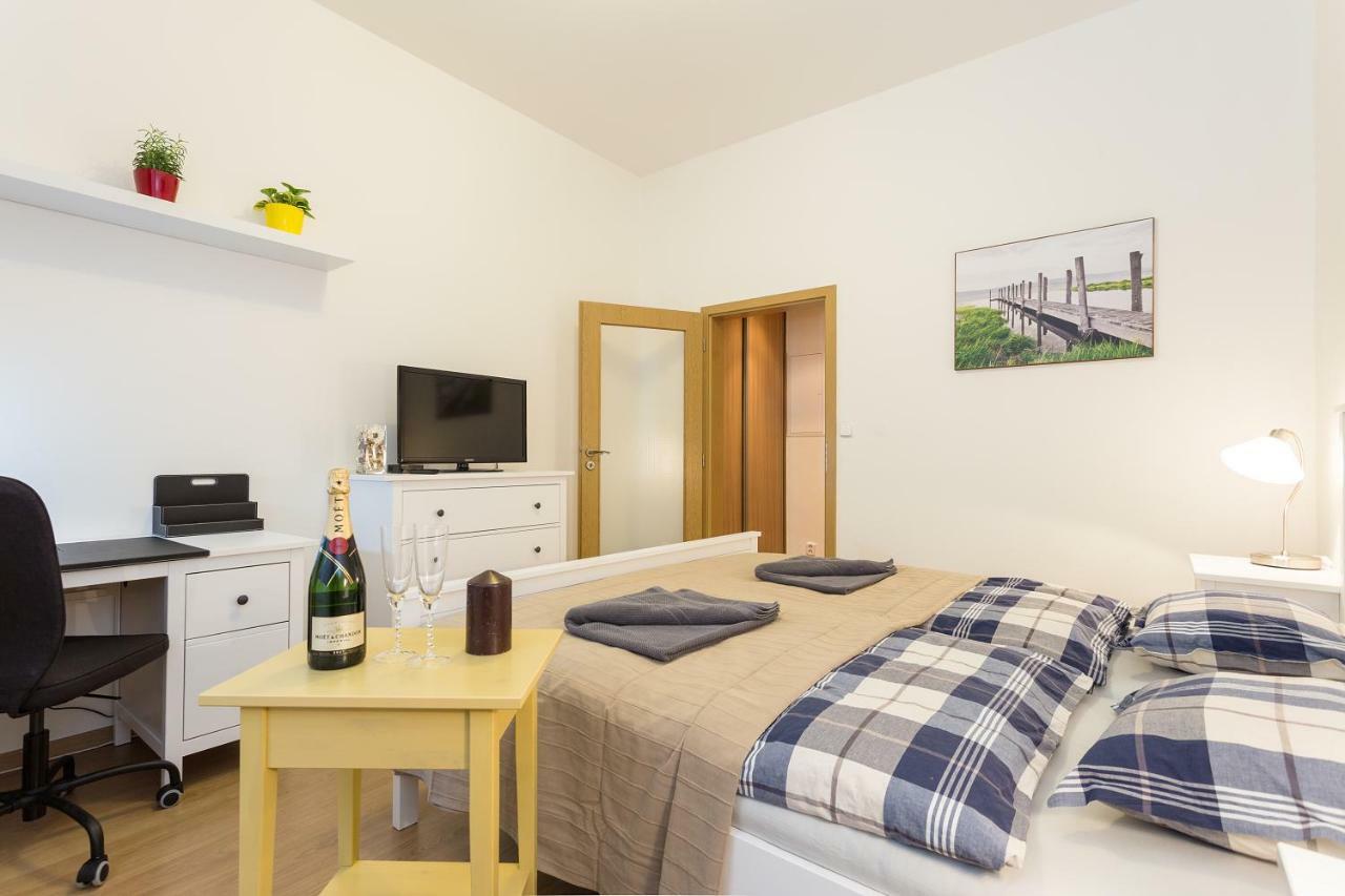 Perunova Apartments Prague Luaran gambar